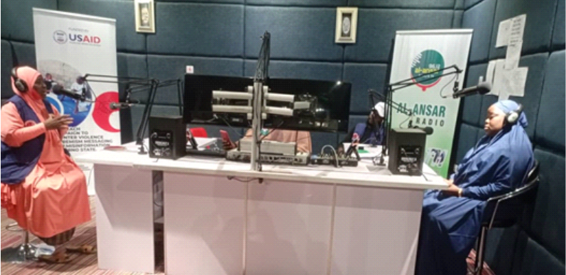 Mecomhedi Staff presenting at Radio show